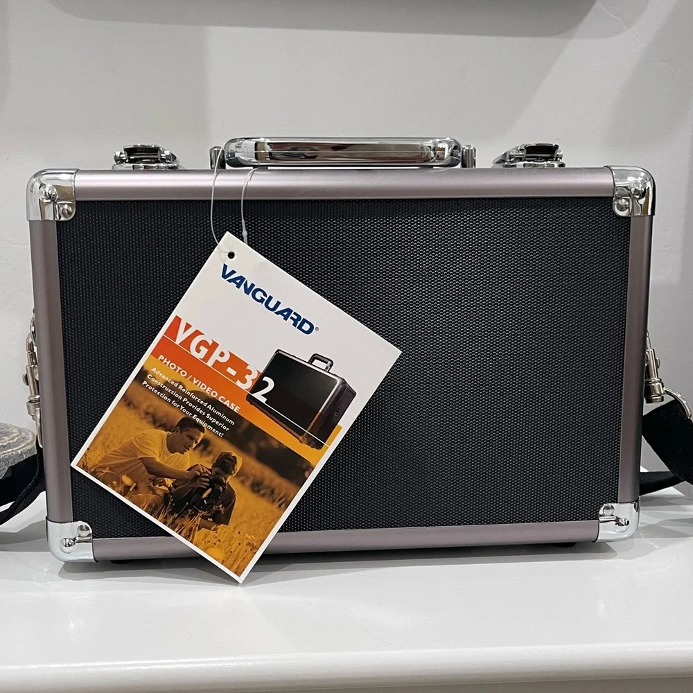 Vanguard VGP- 3201 Protective Hard Case Photo Video